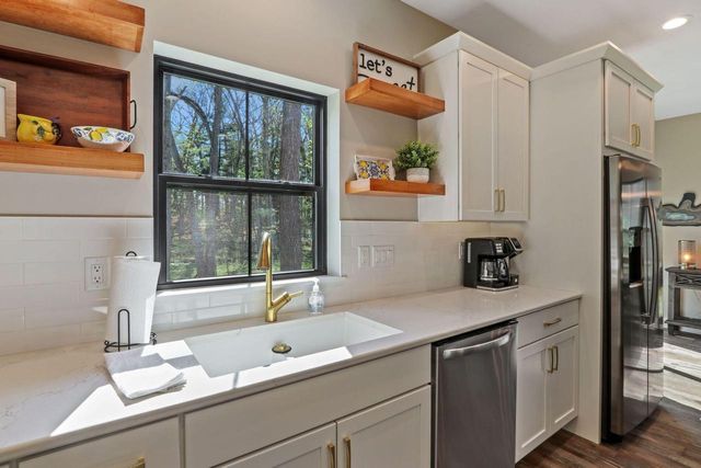 787 Odsila WAY, Fontana, WI 53125