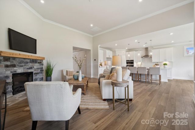 250 E Warfield Drive, Mooresville, NC 28115