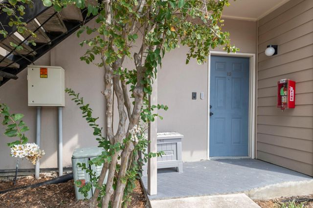 1818 Augusta Drive 13, Houston, TX 77057