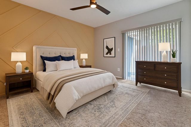 1818 Augusta Drive 13, Houston, TX 77057