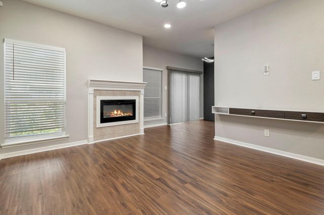 1818 Augusta Drive 13, Houston, TX 77057