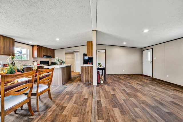 2236 Lipscomb RD, Moneta, VA 24121