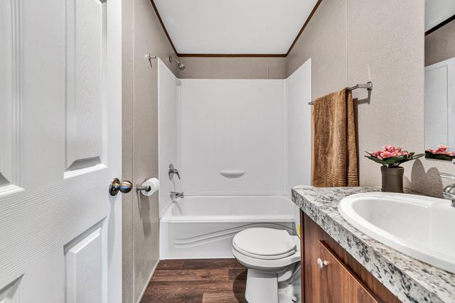 2236 Lipscomb RD, Moneta, VA 24121