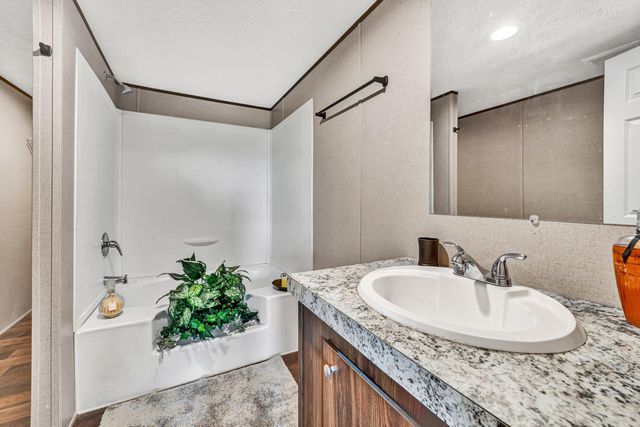 2236 Lipscomb RD, Moneta, VA 24121