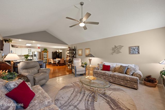 556 Woodgate Drive, Crossville, TN 38571