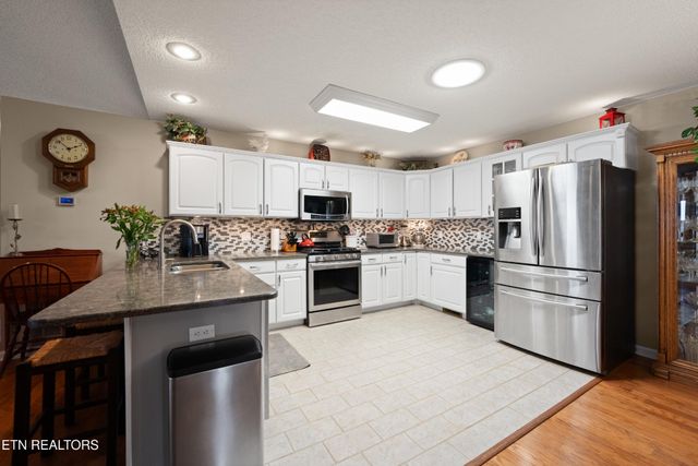 556 Woodgate Drive, Crossville, TN 38571