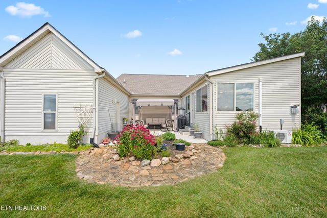 556 Woodgate Drive, Crossville, TN 38571