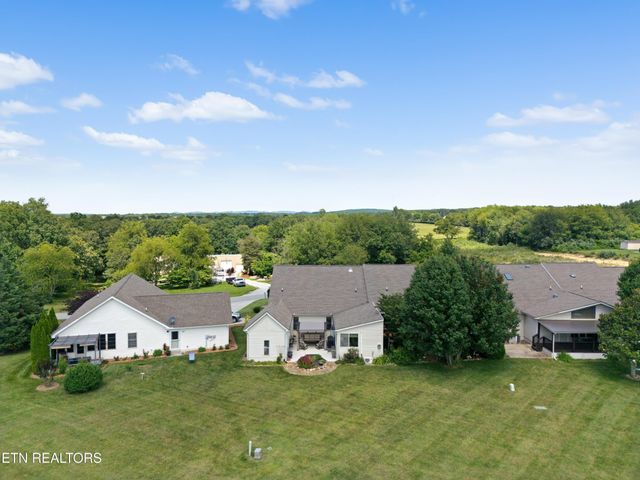 556 Woodgate Drive, Crossville, TN 38571