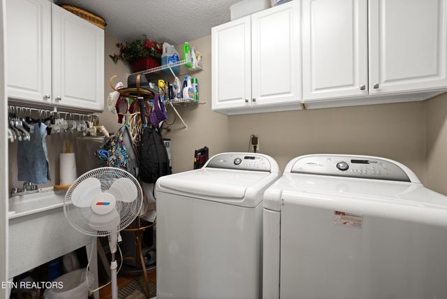 556 Woodgate Drive, Crossville, TN 38571