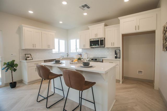 9117 Turnbull Ct, Elk Grove, CA 95758