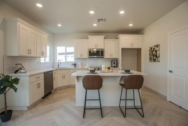 9117 Turnbull Ct, Elk Grove, CA 95758