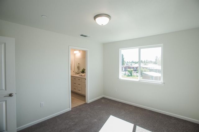 9117 Turnbull Ct, Elk Grove, CA 95758