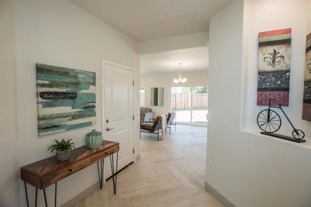 9117 Turnbull Ct, Elk Grove, CA 95758