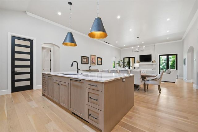 15600 Waterstone Way, Edmond, OK 73013