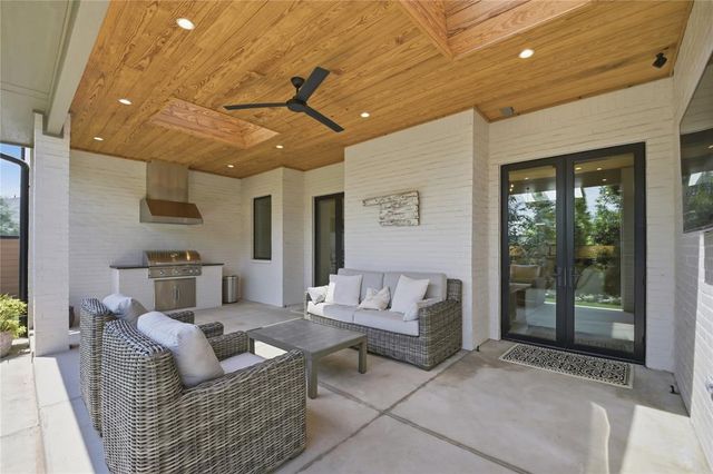 15600 Waterstone Way, Edmond, OK 73013