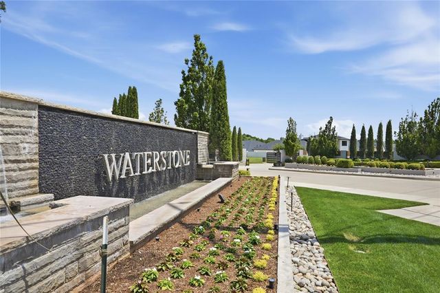 15600 Waterstone Way, Edmond, OK 73013