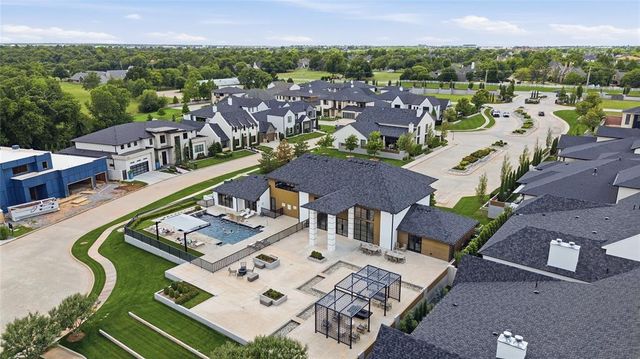 15600 Waterstone Way, Edmond, OK 73013