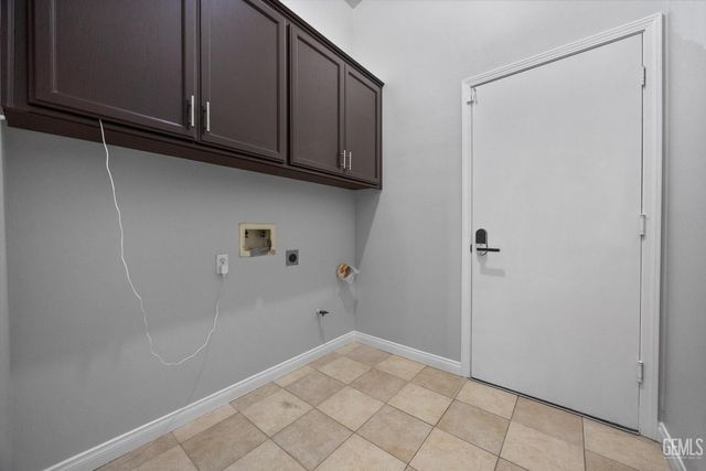 10423 Crandon Park Drive, Bakersfield, CA 93312