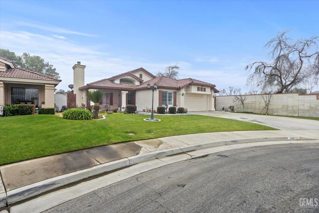 10423 Crandon Park Drive, Bakersfield, CA 93312