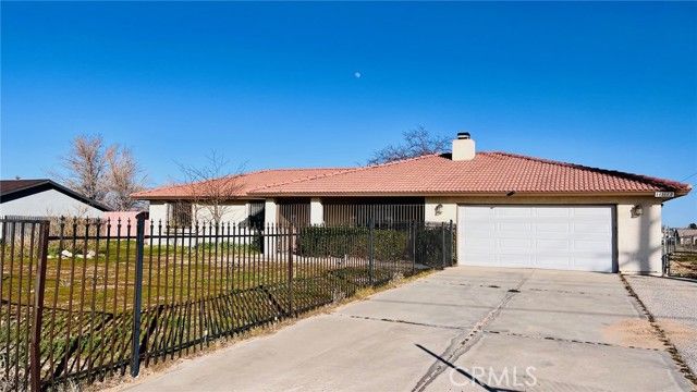 11911 Kiowa Road, Apple Valley, CA 92308