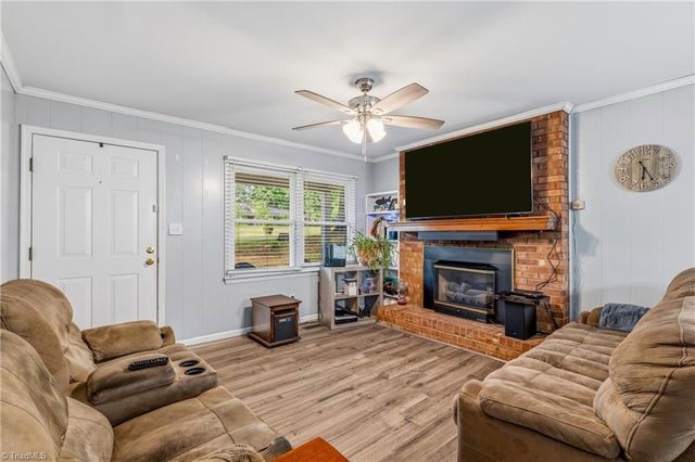 312 tanbark Lane, Kernersville, NC 27284