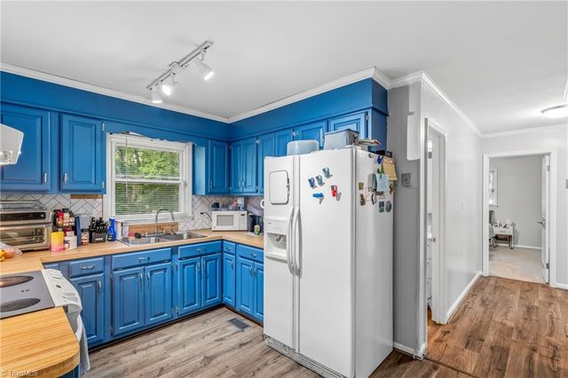 312 tanbark Lane, Kernersville, NC 27284