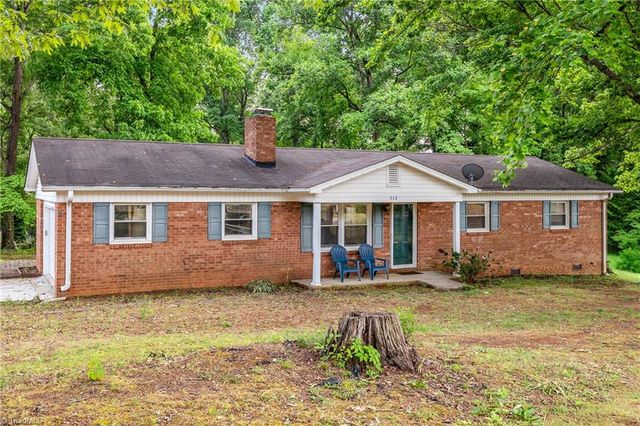 312 tanbark Lane, Kernersville, NC 27284