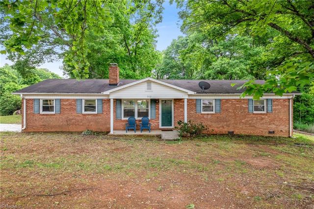 312 tanbark Lane, Kernersville, NC 27284
