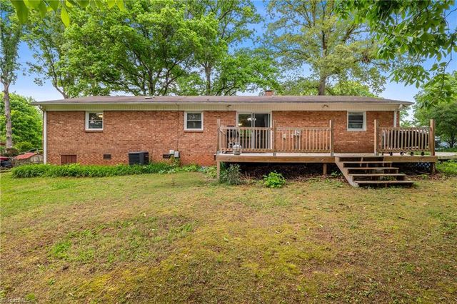312 tanbark Lane, Kernersville, NC 27284