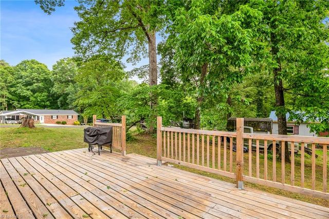 312 tanbark Lane, Kernersville, NC 27284