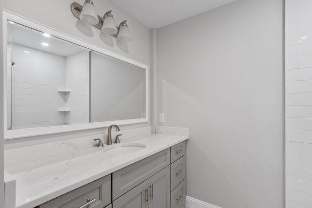 10 Windsor St E, Worcester, MA 01605