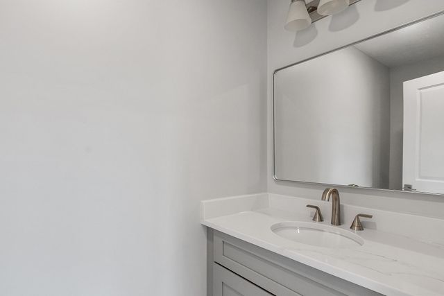 10 Windsor St E, Worcester, MA 01605