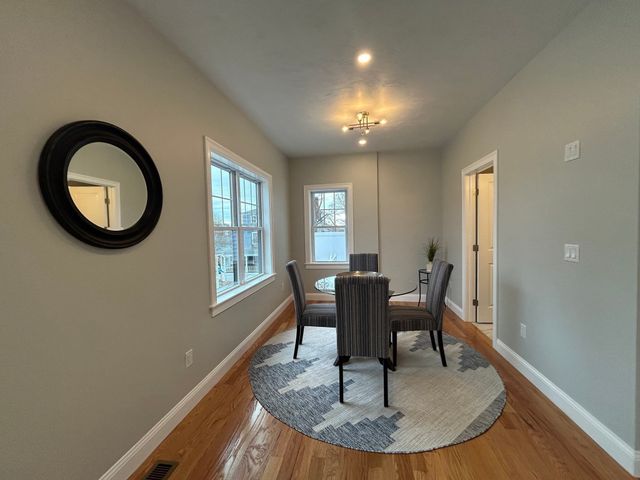 10 Windsor St E, Worcester, MA 01605