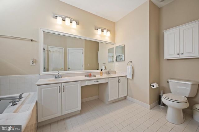 6 GRANDE BLVD, Princeton Junction, NJ 08550