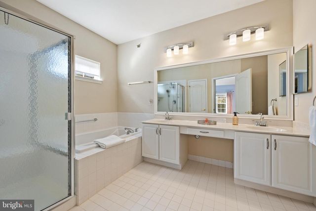 6 GRANDE BLVD, Princeton Junction, NJ 08550