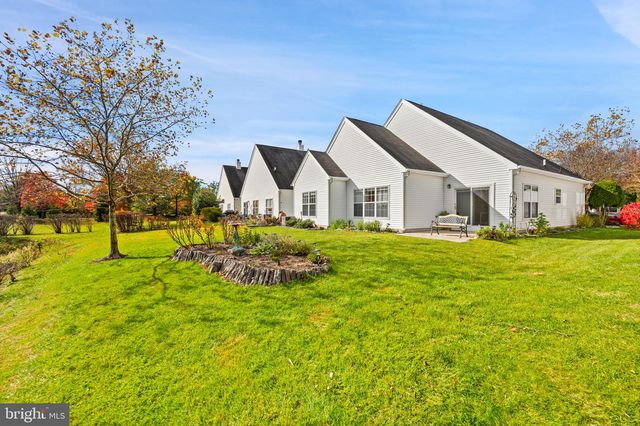 6 GRANDE BLVD, Princeton Junction, NJ 08550