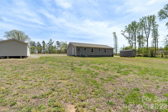 1118 Bethesda Road, Statesville, NC 28677