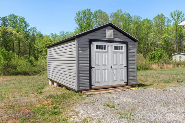 1118 Bethesda Road, Statesville, NC 28677