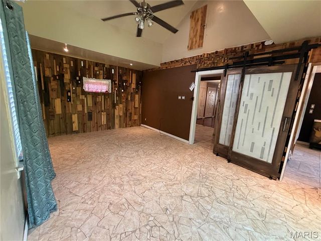 2926 Forest Drive, Alton, IL 62002