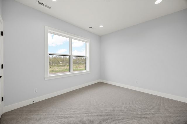 219 Meadows Field Drive NE, Cedar Rapids, IA 52402