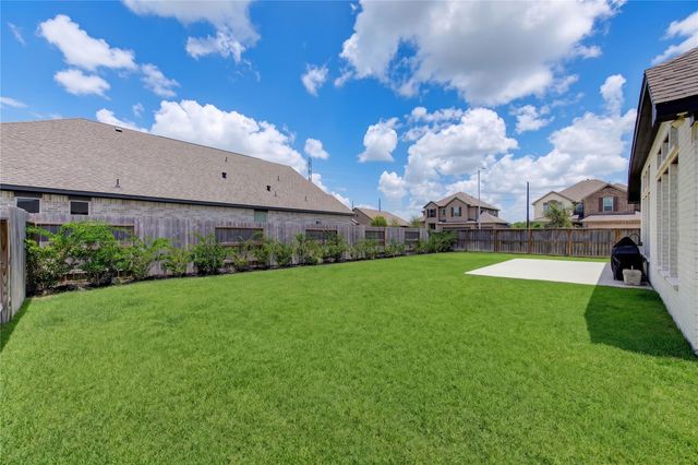 6103 Sandspur Springs Lane, Pearland, TX 77584
