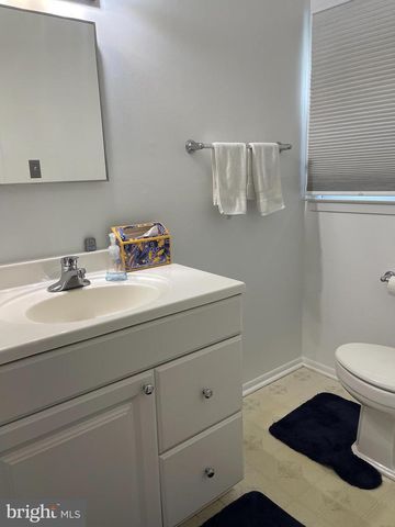 24 ELM DR, Hightstown, NJ 08520