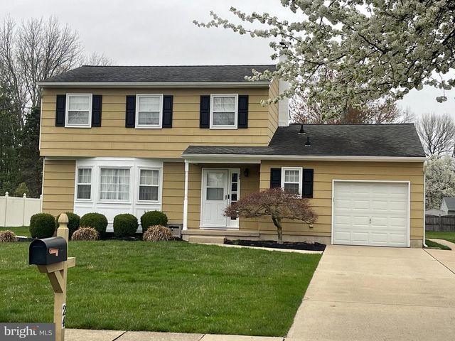 24 ELM DR, Hightstown, NJ 08520