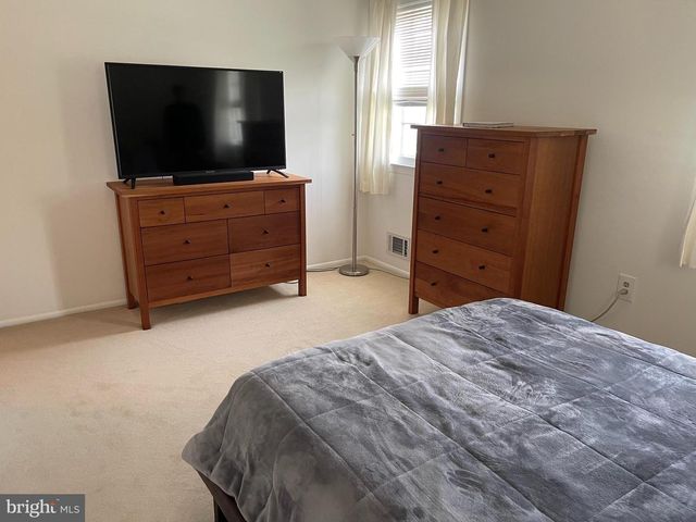 24 ELM DR, Hightstown, NJ 08520