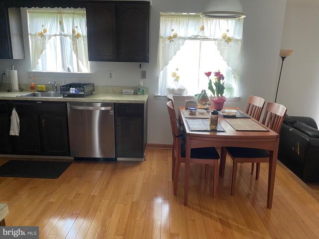 24 ELM DR, Hightstown, NJ 08520