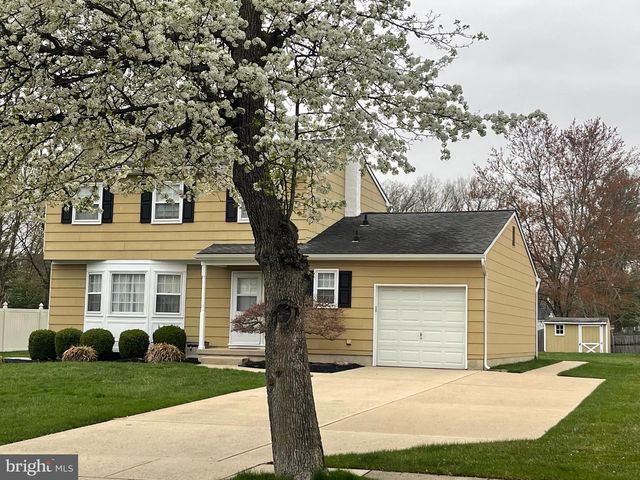 24 ELM DR, Hightstown, NJ 08520