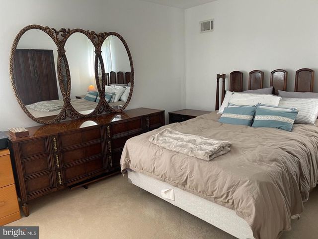 24 ELM DR, Hightstown, NJ 08520
