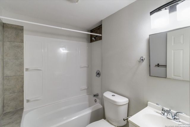 4434 Mountain Pass, Von Ormy, TX 78073