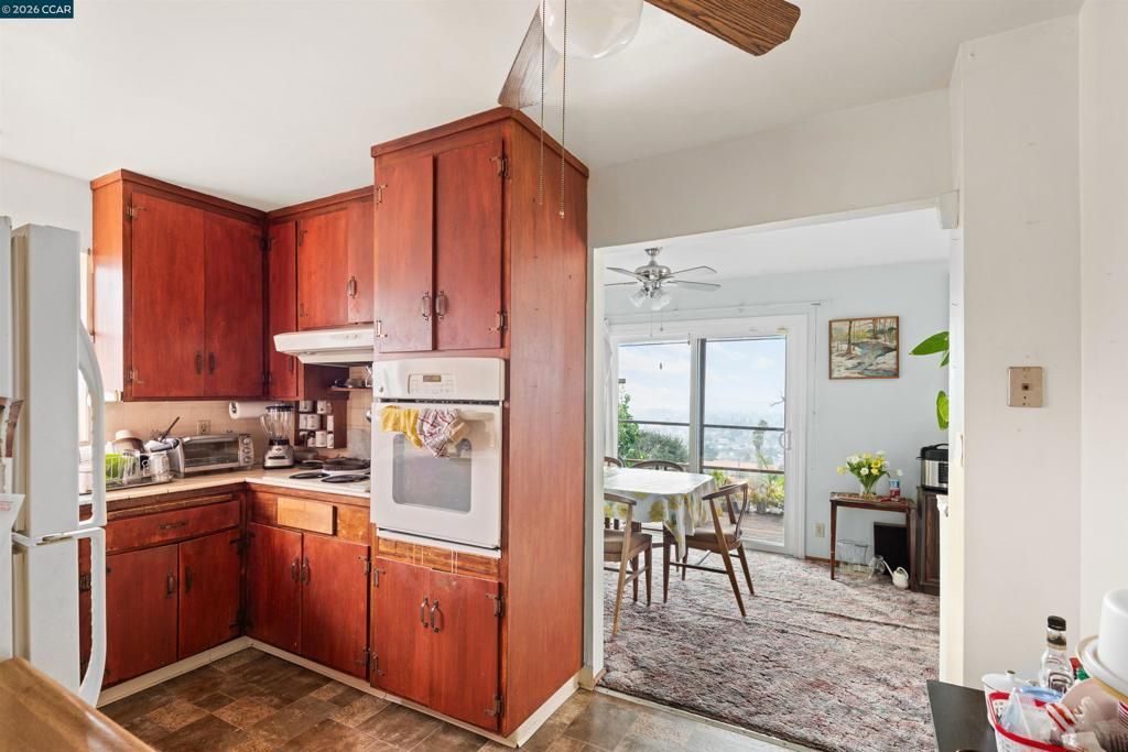 Image 12 of property listing at 5988 Monterey Ave, Richmond, CA 94805