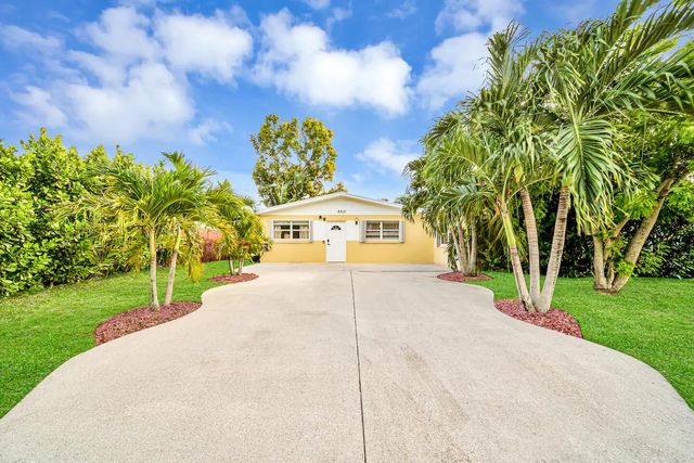 4310 Applecrest Drive, Palm Beach Gardens, FL 33410